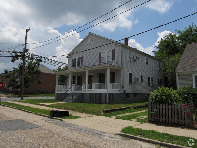 Building Photo - 710 Freeman St