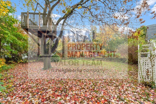 Building Photo - Beautifully maintained 3bd/1.5 bath Coloni...