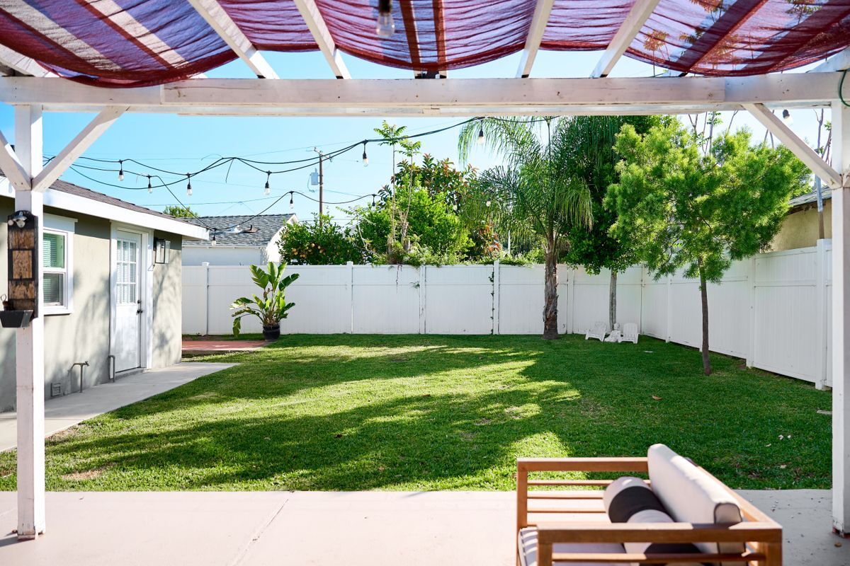 Building Photo - 621 Hewitt St