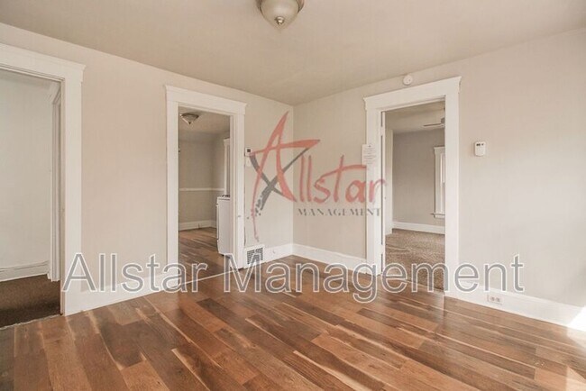 Building Photo - 1622 Ridgewood Ave