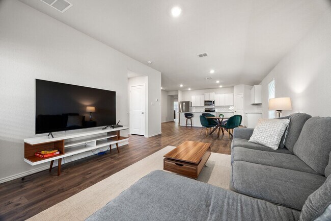 Building Photo - Lease Home in Comal County is Ready for Im...