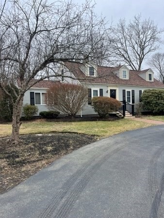 Building Photo - 793 Country Way