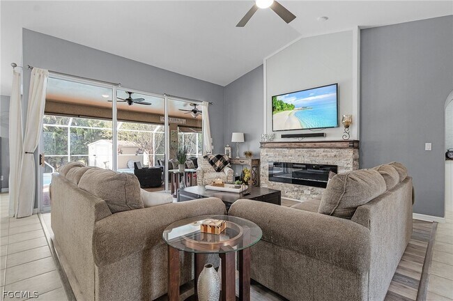 Building Photo - 4002 Oasis Blvd