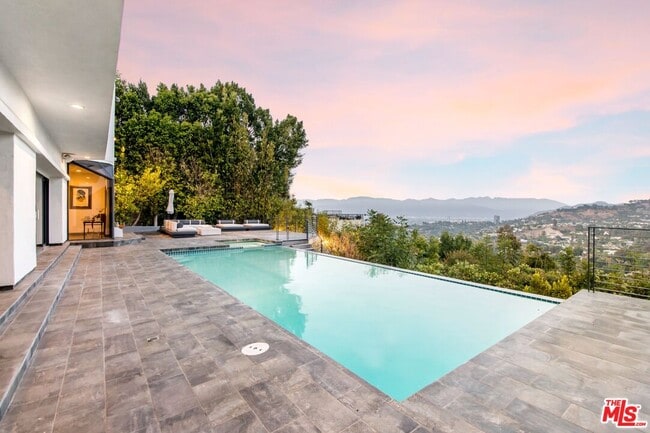 Building Photo - 11955 Pinnacle Pl