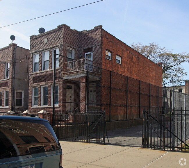 Building Photo - Remeeder Houses