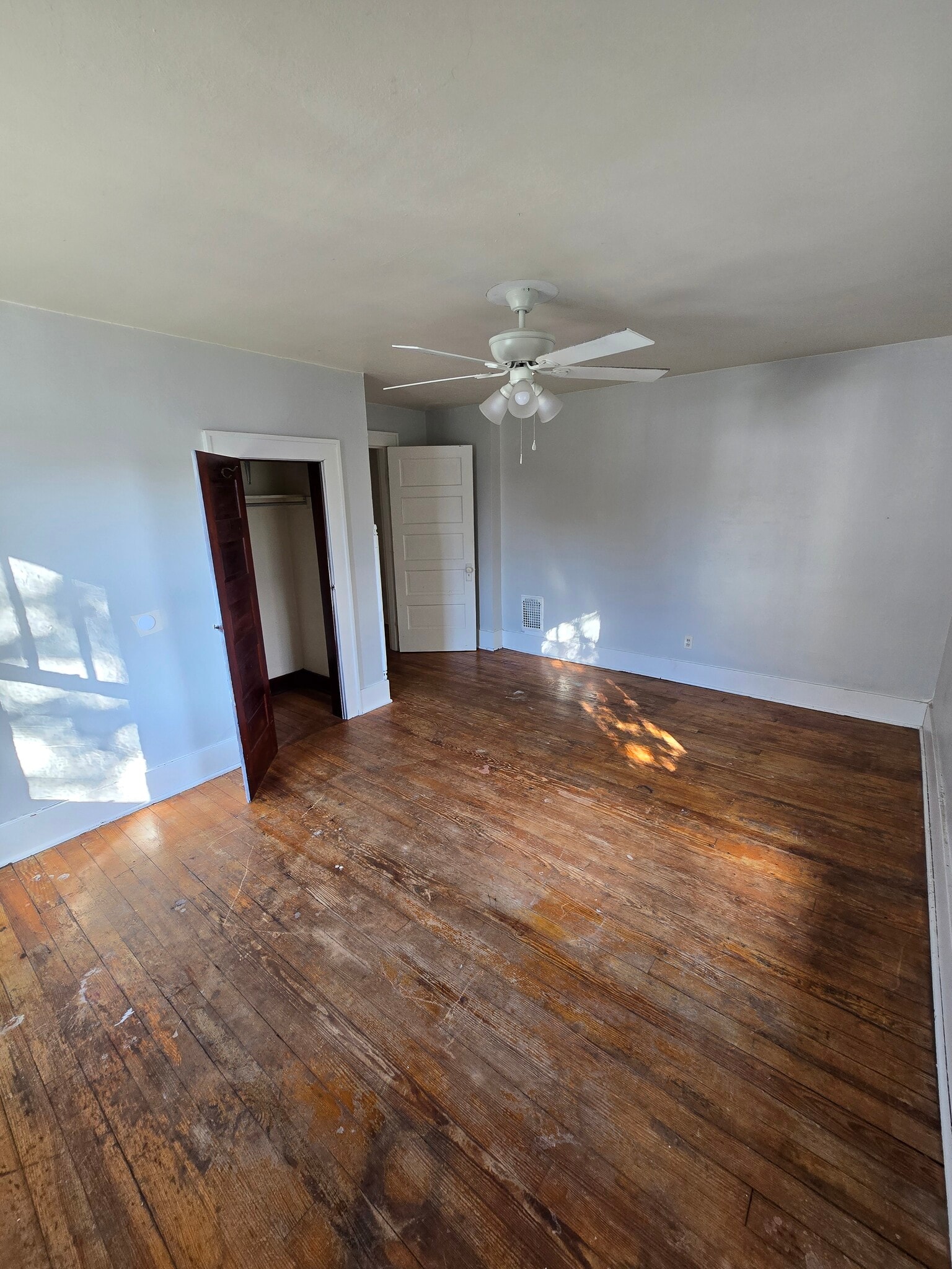 Building Photo - 208 Pike St