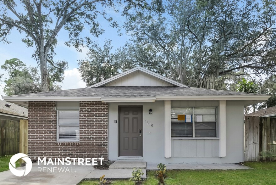 Building Photo - 1310 Cypress Ave