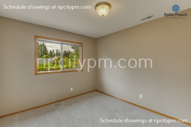 Building Photo - Beautiful 4 Bed/2.5 Bath Home in Tualatin!