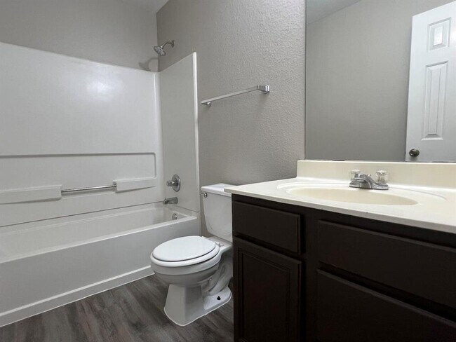 Building Photo - 13120 Dearbonne Dr