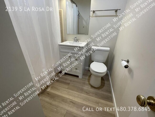 Building Photo - 2139 S La Rosa Dr