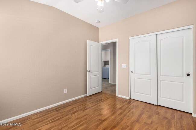 Building Photo - 17556 W Bloomfield Rd