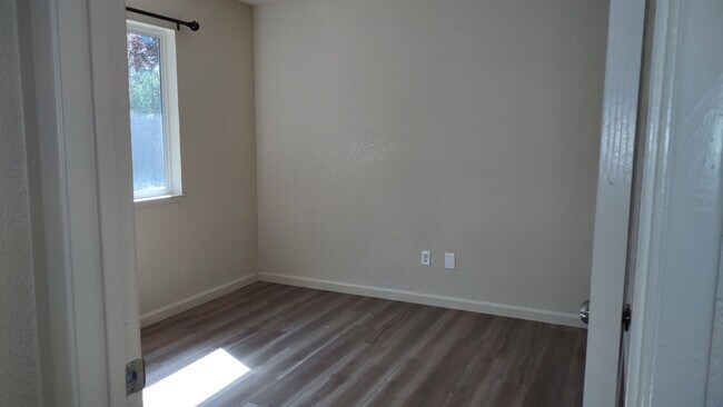 Building Photo - 8977 Laguna Vista Ct