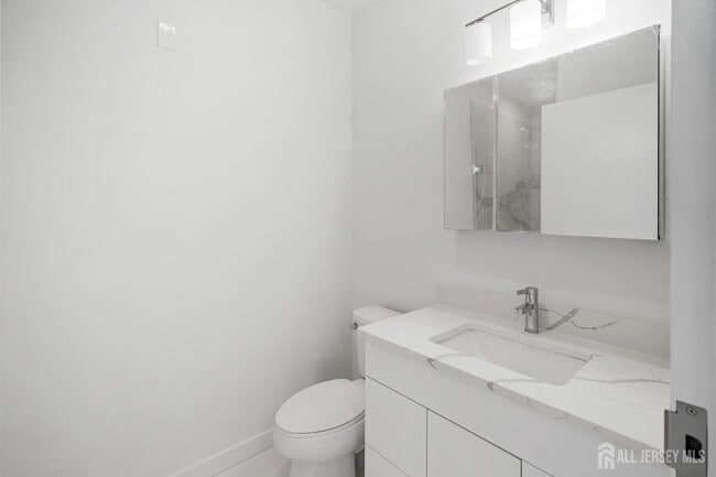 Building Photo - 50 Easton Ave