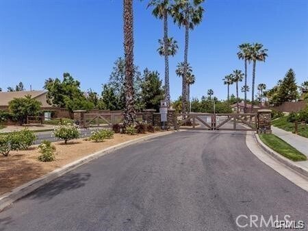 Building Photo - 17231 Greentree Dr