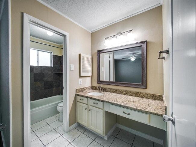 Building Photo - 6727 Harpers Dr