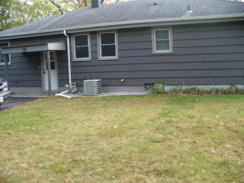 Building Photo - 11293 Edgemere Ter