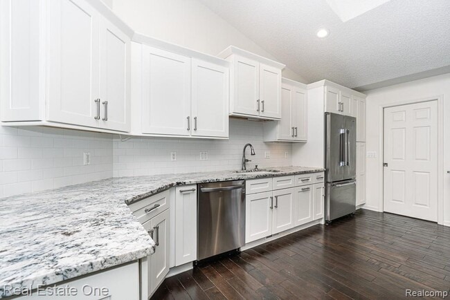 Building Photo - 7086 Danbrooke Ct