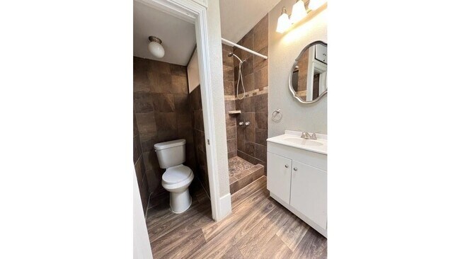 Building Photo - 10263 Casa View Dr