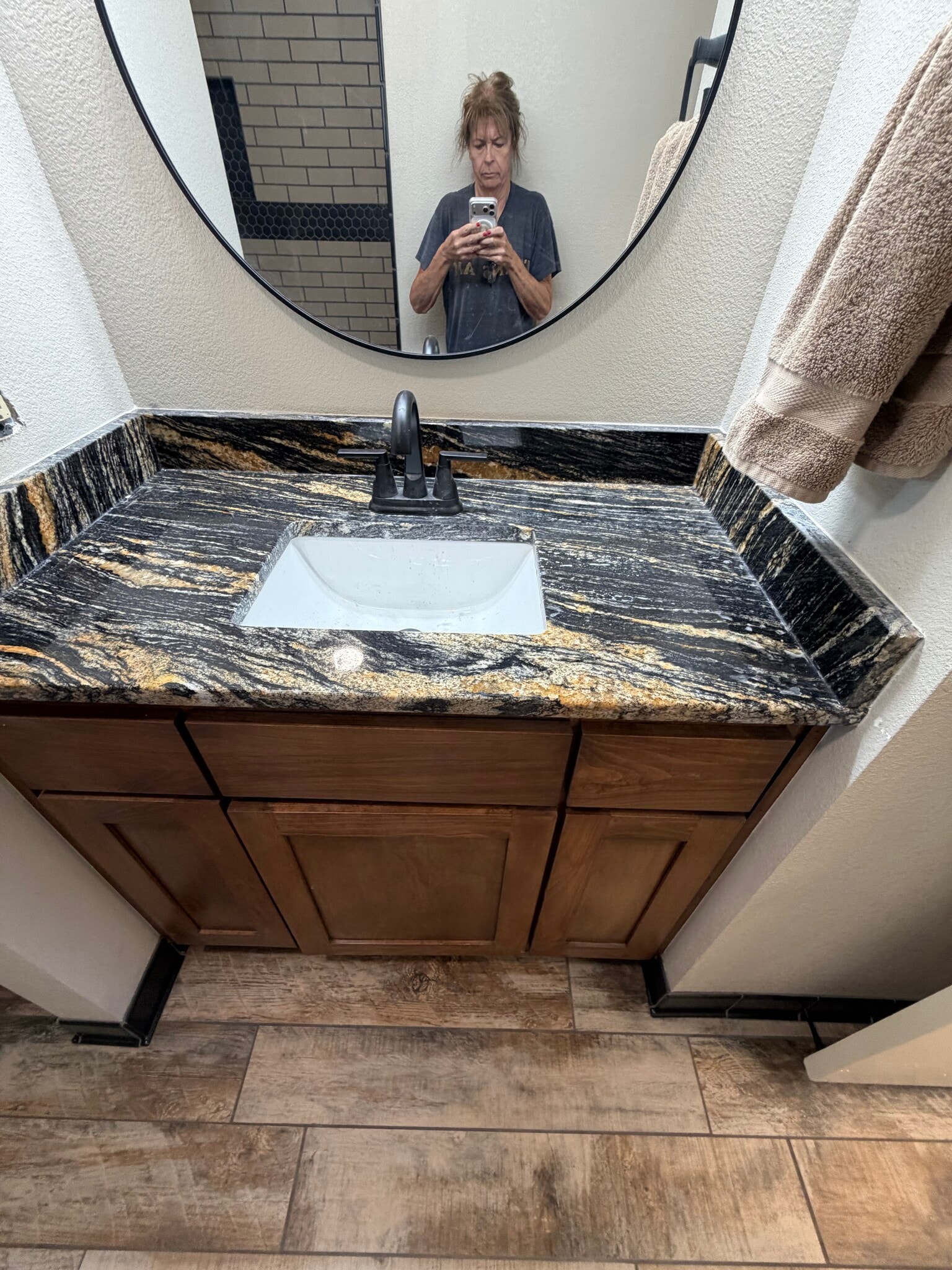 Full Bath - 536 Sherwood Ln