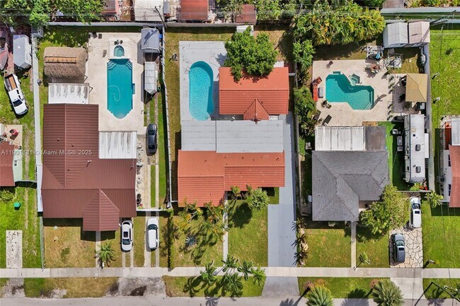 Building Photo - 5750 NW 111th St