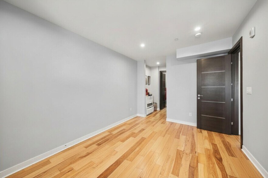 Building Photo - 39 Lexington St