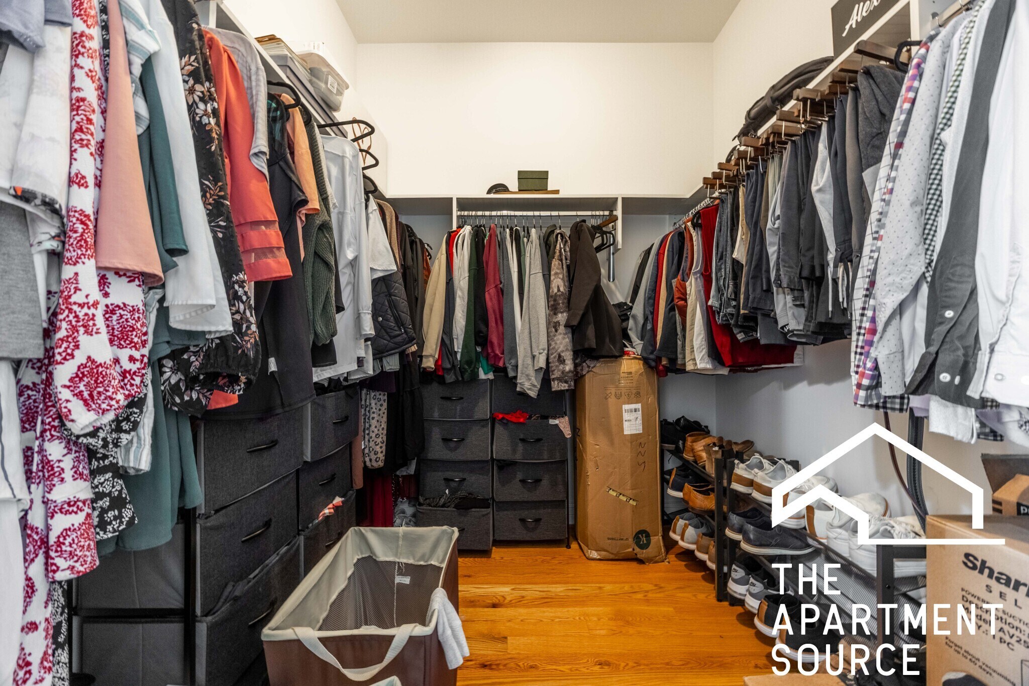 Building Photo - 520 N Western Ave