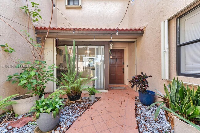 Building Photo - 10003 Costa Del Sol Blvd