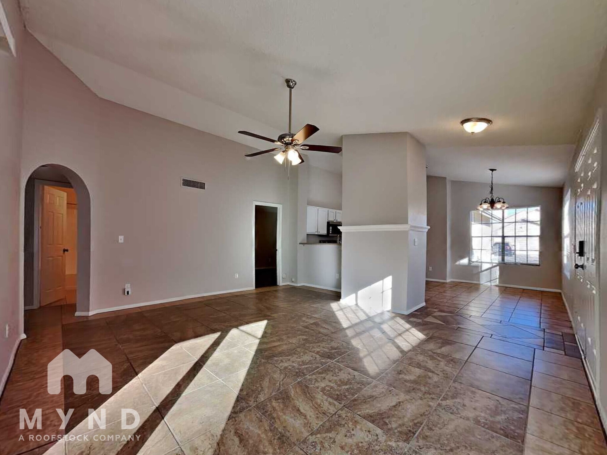 Building Photo - 8913 W Fairmount Ave