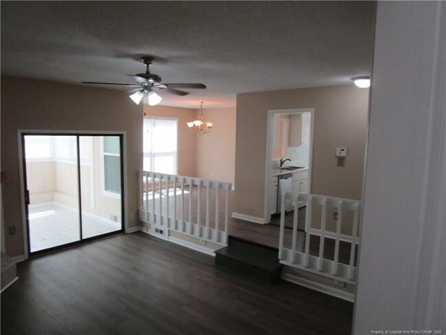 Building Photo - 2120 Lothbury Dr