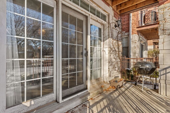 Building Photo - 4736 S Drexel Blvd