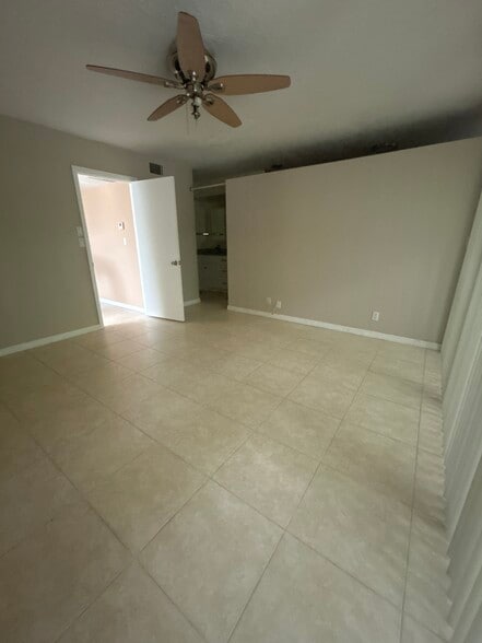 Building Photo - 2930 SW 87th Ter