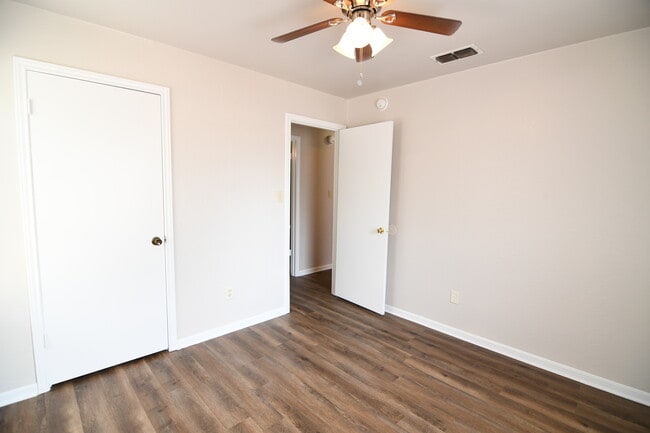 Building Photo - 1133 Lindsey Cir