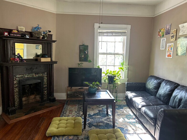 Living - Occupied - 1217 Java Pl