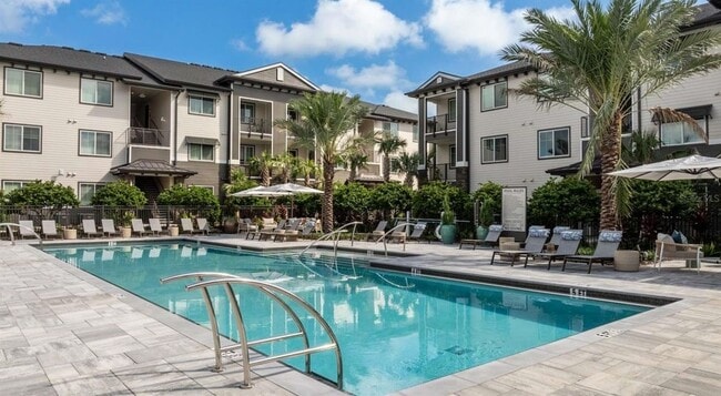 Building Photo - 5000 Collina Ter