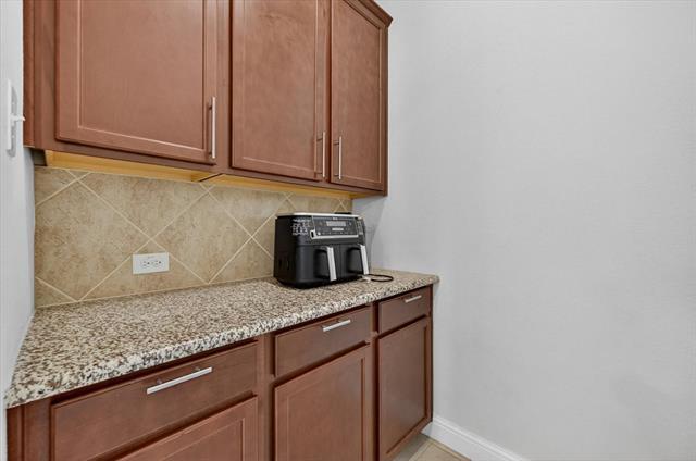 Building Photo - 7213 Willow Thorne Dr