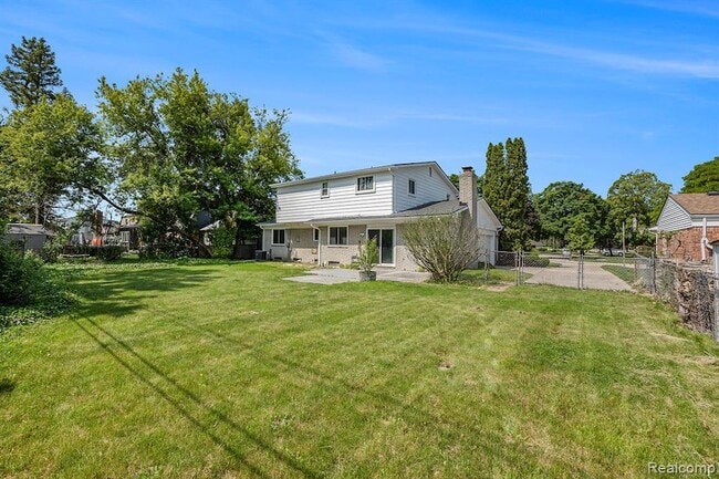 Building Photo - 17346 Fairway