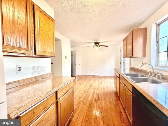 Building Photo - 1234 Elm Grove Cir