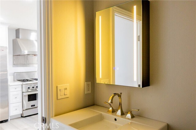 Building Photo - 536 Short St