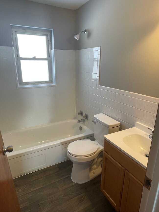 Building Photo - 4555 E 4th St