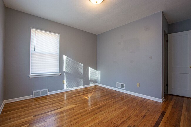 Building Photo - 62-63 Country Club Rd.