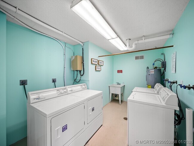Building Photo - 9940 S Ocean Dr