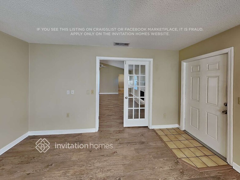 Building Photo - 6169 Half Moon Dr