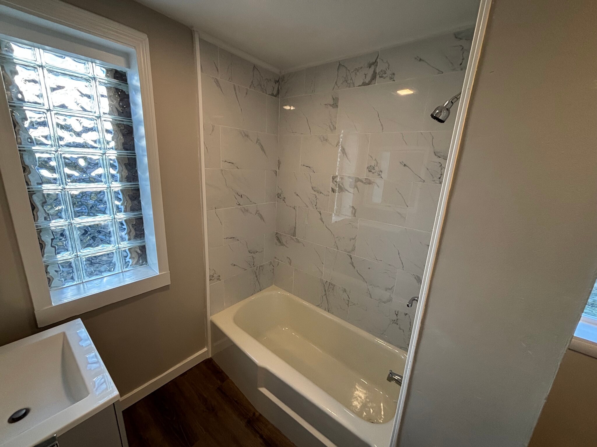 Building Photo - 77 Ferry St