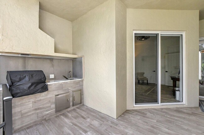 Building Photo - 7477 Campo Florido