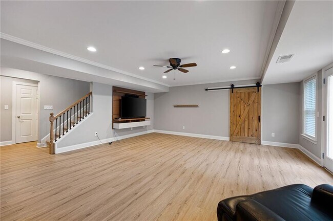 Building Photo - 227 Oakwind Pointe
