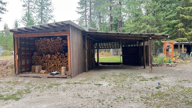 Building Photo - 39210 N Ponderosa Ln