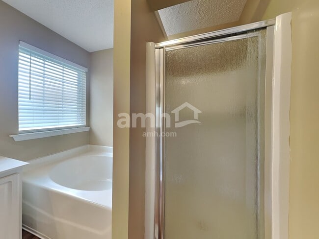 Building Photo - 182 Bonnie Woods Dr