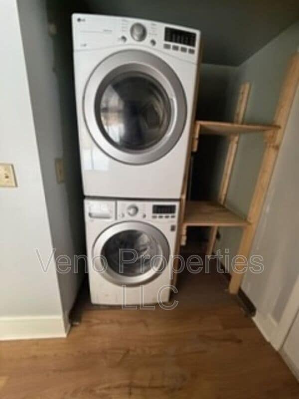 Building Photo - 183 Arrow Wood Pl