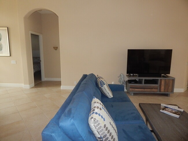 Building Photo - SUMMER/ FALL FURNISHED  3/2 IMMACULATE POOL HOME - ROSEDALE COMMUNITY