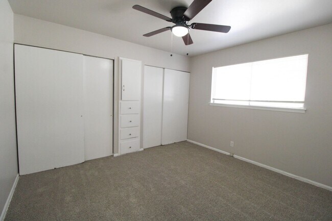 Building Photo - 1031 Fabulous Dr